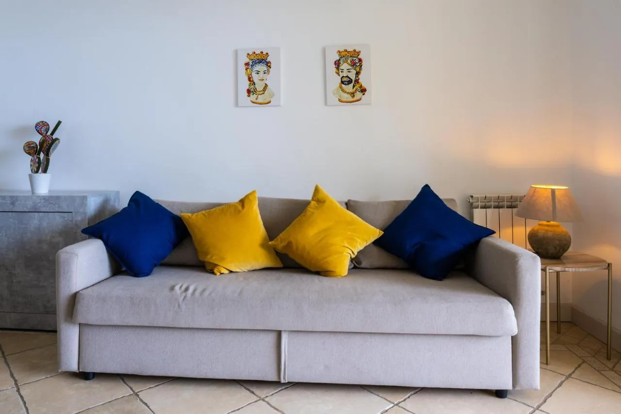 Taormina Lux & Elite Apartments - Taormina Holidays Италия